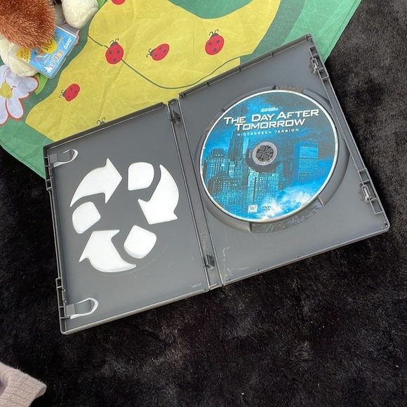 The Day After Tomorrow Widescreen Edition DVD Movie 20th Century Fox PG 13 - Picture 3 of 13